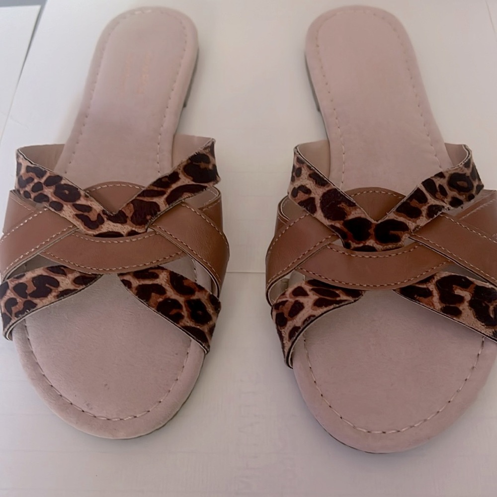 Lauren Conrad Women Sandals Size medium